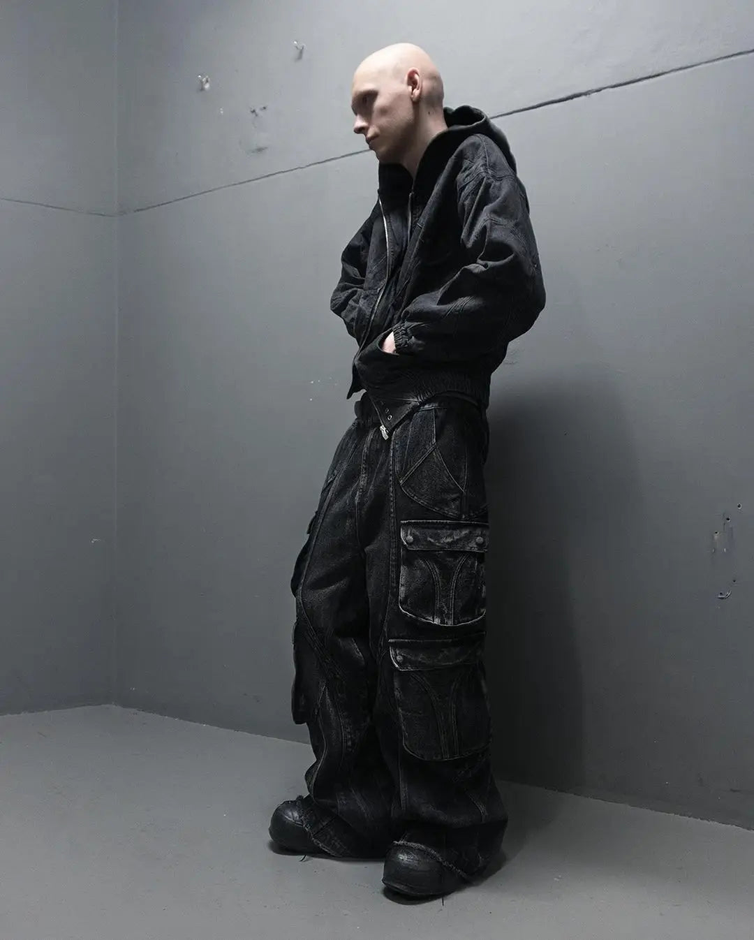 All the pockets - distressed baggy jeans with multiple pockets