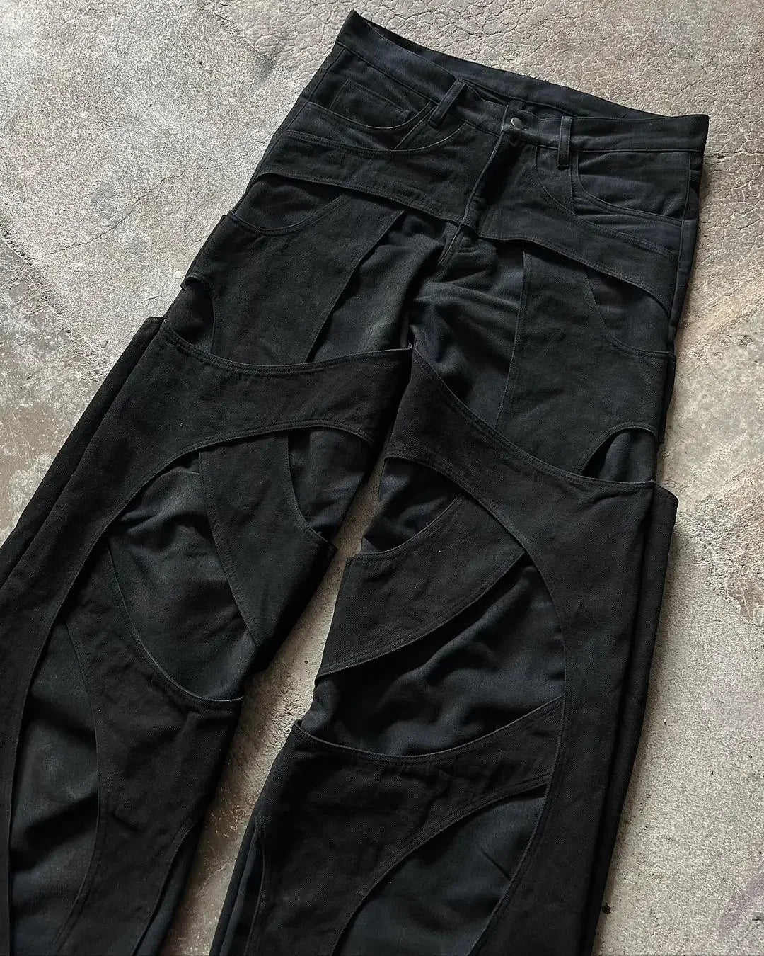 All the pockets - distressed baggy jeans with multiple pockets
