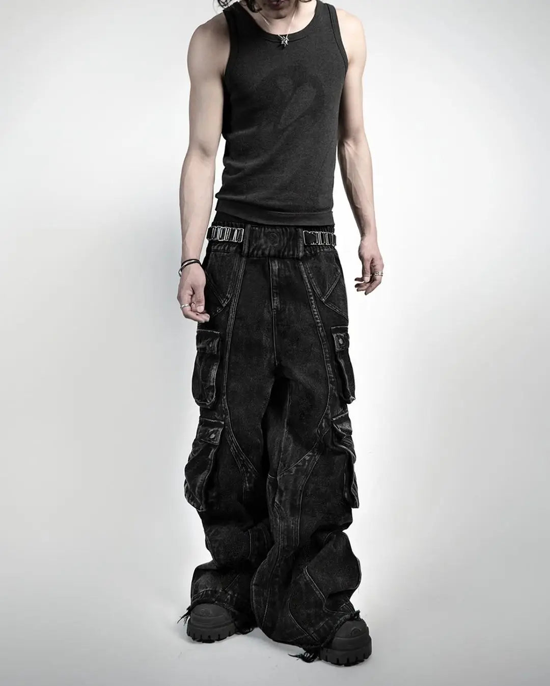 All the pockets - distressed baggy jeans with multiple pockets
